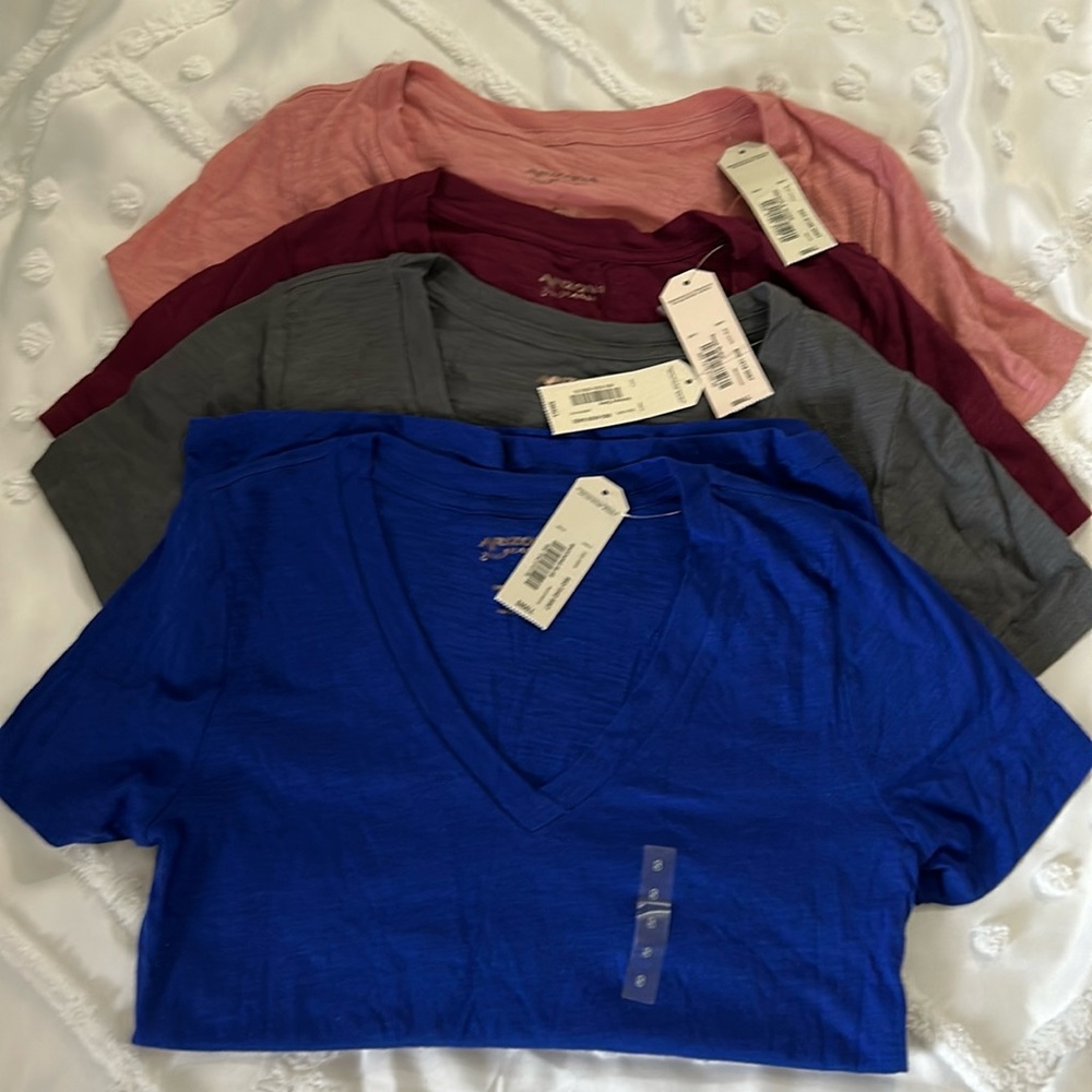 NWT 4 Arizona Jean Co V-Neck Short Sleeve Tees